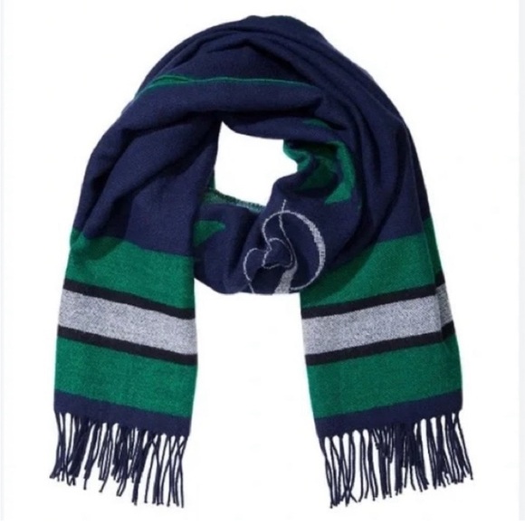 PINK Victoria's Secret Accessories - PINK Blanket Scarf 🧣